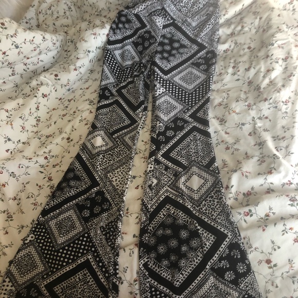 no boundaries flare leggings